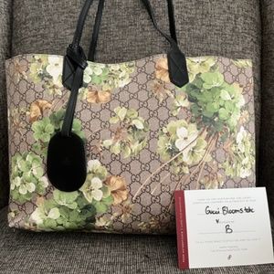GUCCI GG Blooms Reversible Leather Tote Bag, Beige/Nero